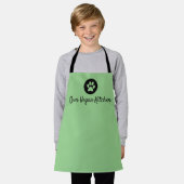 Onze Vegan Kitchen Kind's Groene Apron Schort (Gedragen)