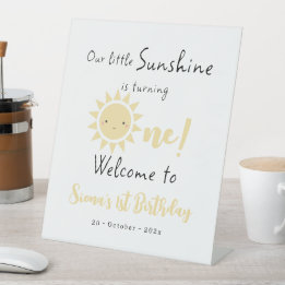 Onze zonneschijn wordt één Cute verjaardags welkom Reclamebord Met Voetstuk