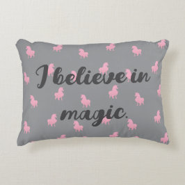 Onzichtbare Roze Eenhoorn op Grijs Accent Kussen