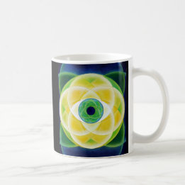 Oogblauwe groene bladen koffiemok