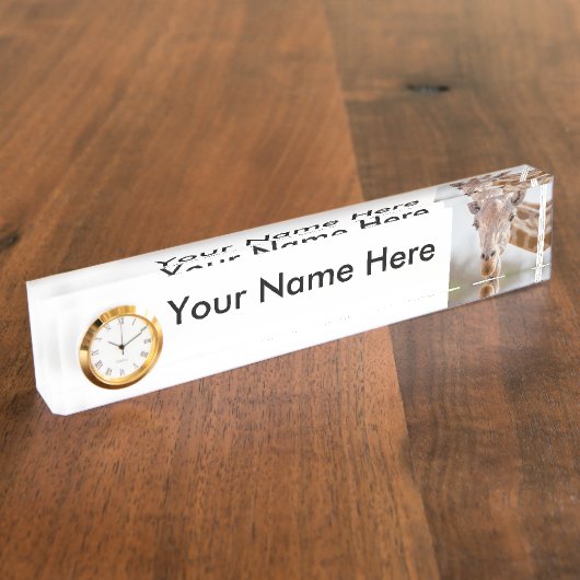 Oogcontact met giraf naambordje (Zijkant)