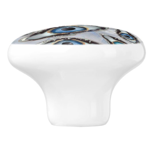 Oogschilfers en kristallen op parels keramische knop (Zijkant)