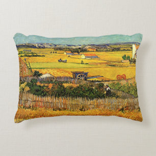 Oogst bij La Crau, Montmajour door Vincent van Gog Decoratief Kussen