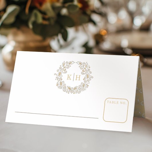 Oogst gestileerde krans monogram bruiloft plaatskaartje