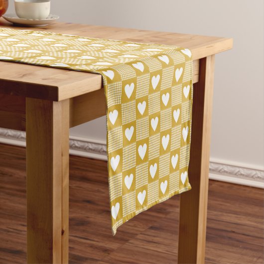 Oogst Gouden Gingham Hart Patch Plaid Korte Tafelloper (Voorbeeld)
