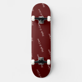 Oogverblindend aangepast merknaamtekstpatroon Maro Persoonlijk Skateboard