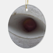 oogvormig gat, gemaakt van papier keramisch ornament (Links)