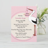 ooievaar brengt baby meisje doucheuitnodiging kaart (Staand voorkant)