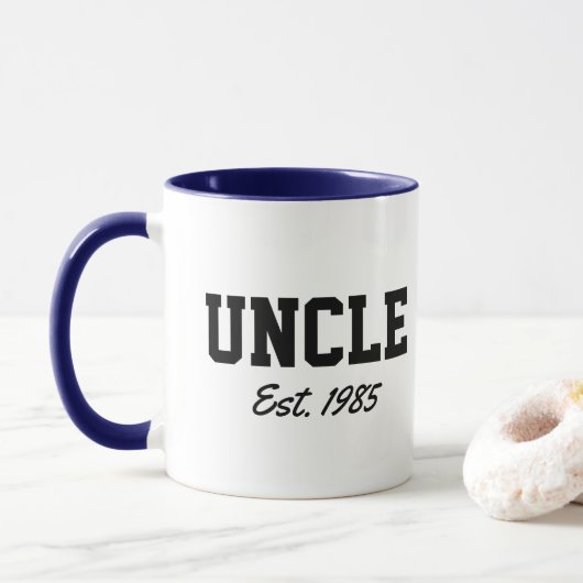 "Oom - est. date" een nieuwigheidsgeschenk Mok (Met donut)