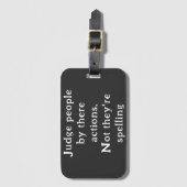 Oordeel mensen door acties niet spelling bagagelabel (Voorkant (verticaal))