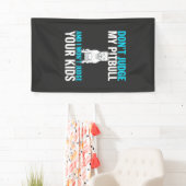 Oordeel Niet Over Mijn Pitbull Grappige Hond Spandoek (Insitu)