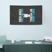 Oordeel Niet Over Mijn Pitbull Grappige Hond Spandoek (Beurs)