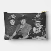 Oordelend etui (Achterkant)