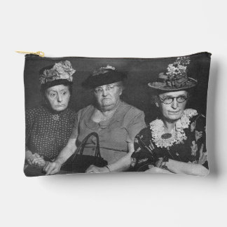 Oordelend etui