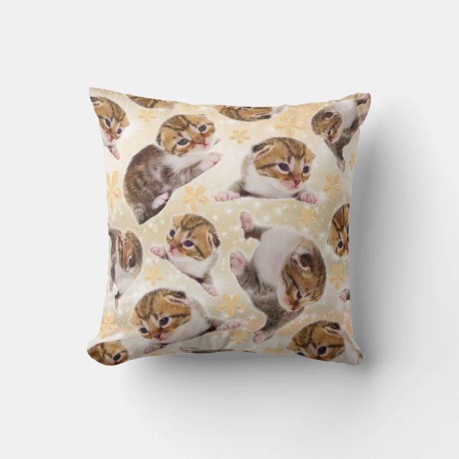 Oordelend Kitten Kussen (Voorkant)