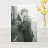 Oorlog Kussend Paar Vintage Kaart (Gele Bloem)