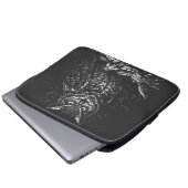 Ooruil — door BurnsInHell Laptop Sleeve (Voorkant onderkant)