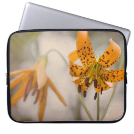 Oost-Sierra Tiger Lilies Wildbloemen Laptop Sleeve