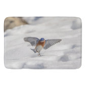 Oostelijke Blauwvogel dansend in de sneeuw Badmat (Voorkant)