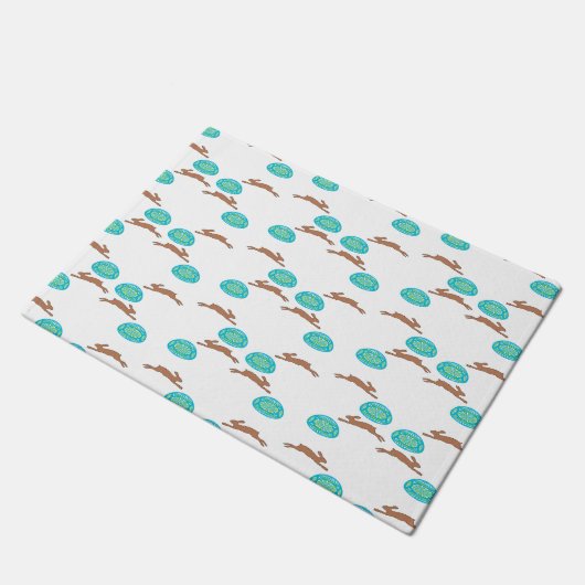 oosterse bunny en eitjes op wit deurmat (Schuin)