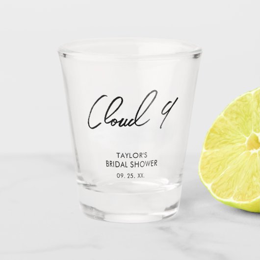 Op Cloud 9 Bruidsdouche Minimalistisch Aandenken Shot Glas (Voorkant)