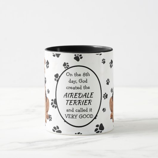 Op de achtste dag Creëer God de Airedale Terrier Mok (Midden)