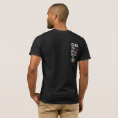 OP DE Dai News Mannen-shirts T-shirt (Achterkant volledig)