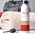 Op de Go Mom Club Het is een Lifestyle Fun Waterfles<br><div class="desc">Waterflesje voor onderweg mama. Op het flesje staat: "Dit is mijn leven. Onderweg naar Mom Club ...  het is niet haasten,  het is een levensstijl" en u kunt personaliseren met het beste jaar. Leuk en handig cadeau voor een vrouw,  moeder of vriend in de "on-the-go mom club".</div>