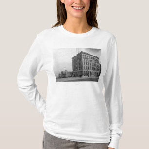 Op de hoek op Hewitt Avenue T-shirt