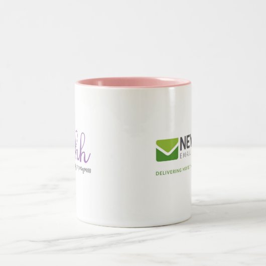 Op de markt-thee wordt momenteel gewerkt tweekleurige koffiemok (Center)