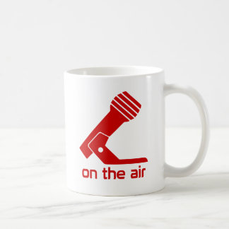 Op de Mok van de lucht (rood ontwerp)