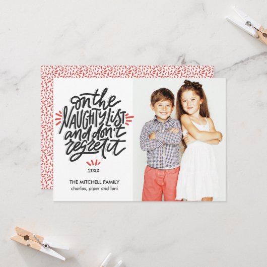 Op de Naughty List | Funny Holiday-fotokaarten Kaart (Voorkant / Achterkant in situ)