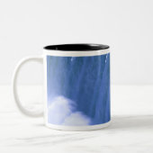 Op de rand van de krachtige Niagara-Herfsten, New Tweekleurige Koffiemok (Links)