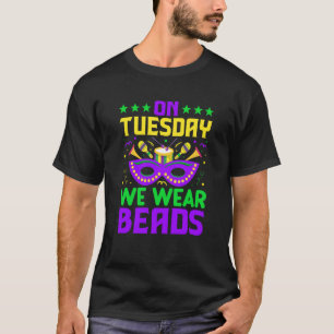 Op dinsdag Draag we de druppels van Mardy Gras op T-shirt