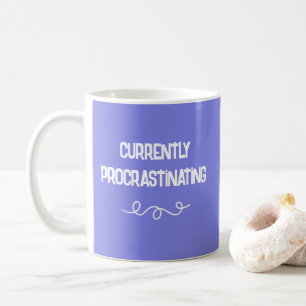 Op dit moment Procrastende Paarse Mok van Periwink
