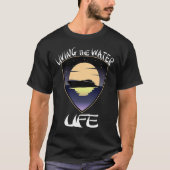 Op een boot die leeft in het water t-shirt (Voorkant)