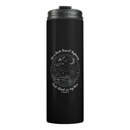 Op een donkere woestijn snelweg reizen berg campin thermosbeker (Voorkant)