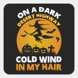 Op een donkere woestijnsnelweg koude wind in mijn vierkante sticker