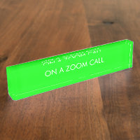 Op een gezoemvraag neon groene gepersonaliseerde d