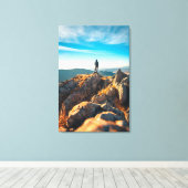 Op een majestueuze herfstrotsen canvas afdruk (Insitu (Houten vloer))