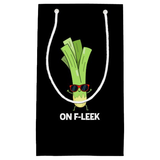 Op Fleek Funny Veggie Leek Pun Dark BG Klein Cadeauzakje (Voorkant)