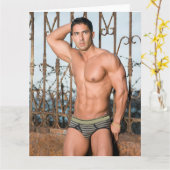 Op het balkon Hot Guy LGBT Groetjes Kaart (Gele Bloem)