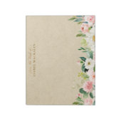 Op het bureau van de Blush Pink Waterverf Flowers Notitieblok (Linkerzijde)