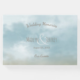 Op het strand van de kustoceaan trouwherinneringen gastenboek