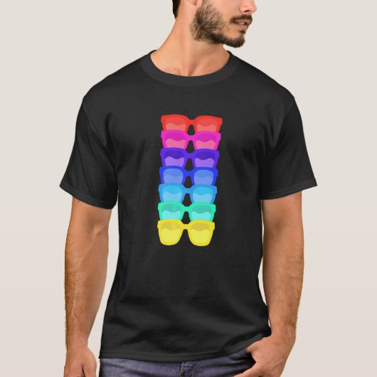 Op het strand vun kleurrijke zonnebrillen regenboo t-shirt (Voorkant)