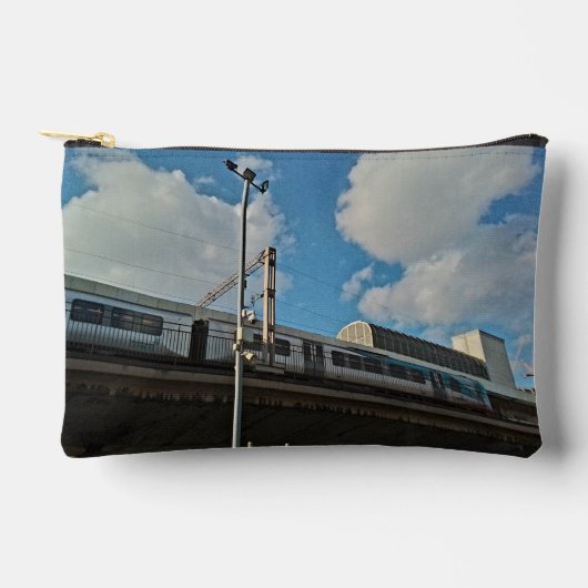 Op het treinstation etui (Voorkant)