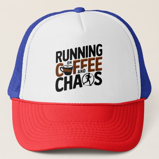 Op Koffie en Chaos Trucker Pet (Voorkant)