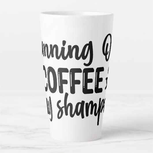 Op Koffie en Dry Shampoo Latte Mok (Voorkant)