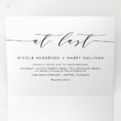 Op laatste zwarte minimalistische scriptweduwen drieluik uitnodiging (Binnenzijde eerst)