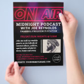 Op luchtpleister Adverteren Podcast Flyer (Hand)